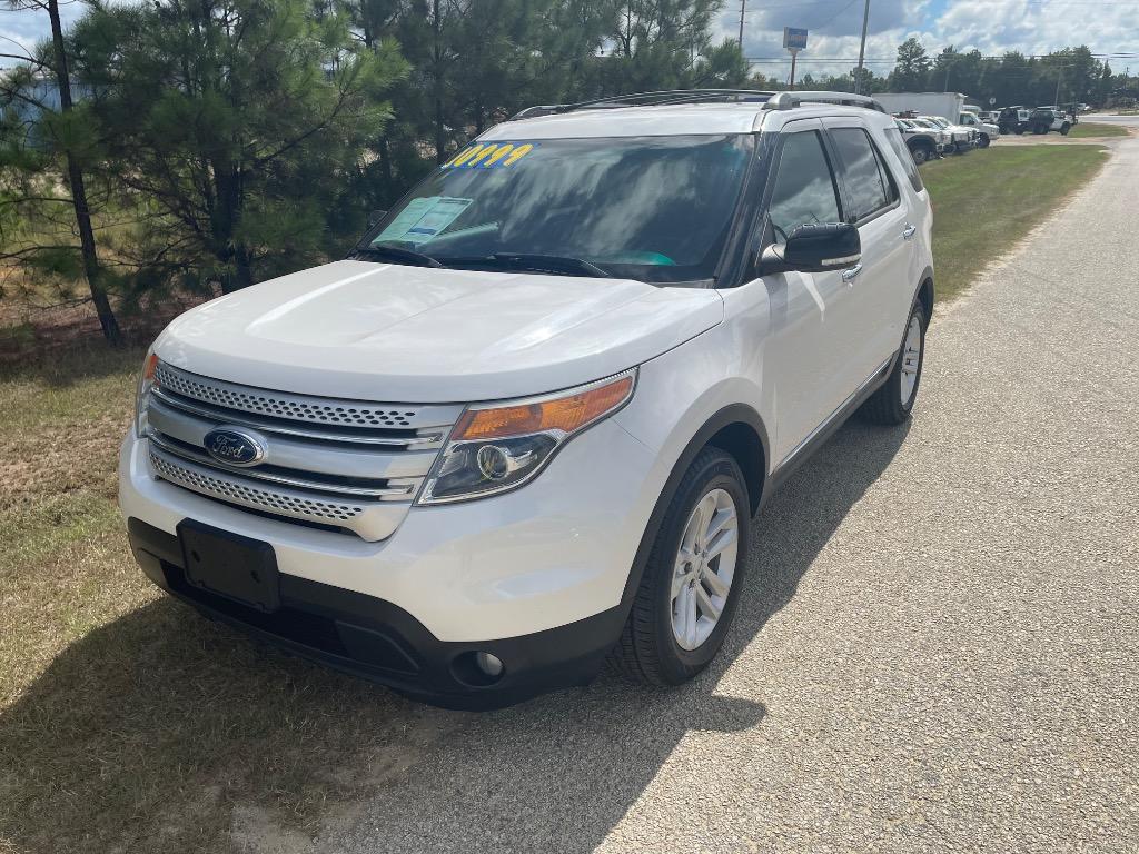 2014 Ford Explorer - $10,999