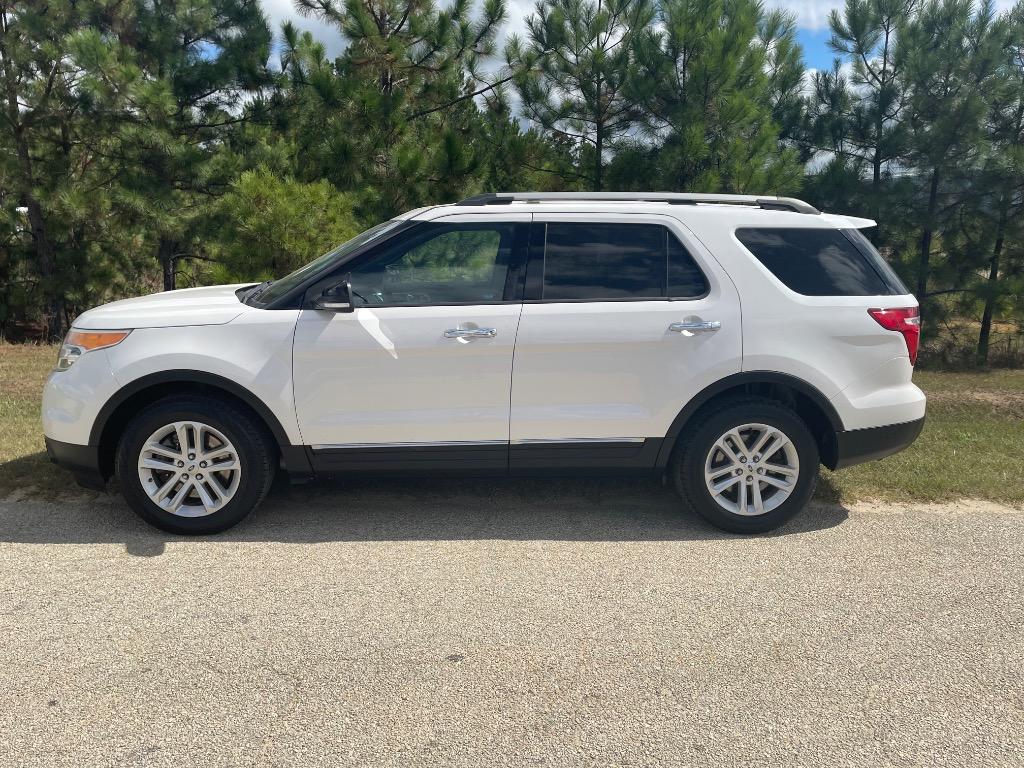 2014 Ford Explorer - $10,999