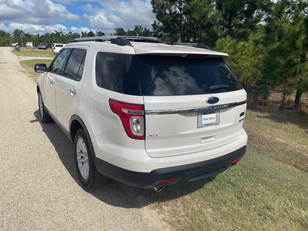 2014 Ford Explorer - $10,999