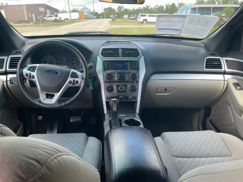 2014 Ford Explorer - $10,999