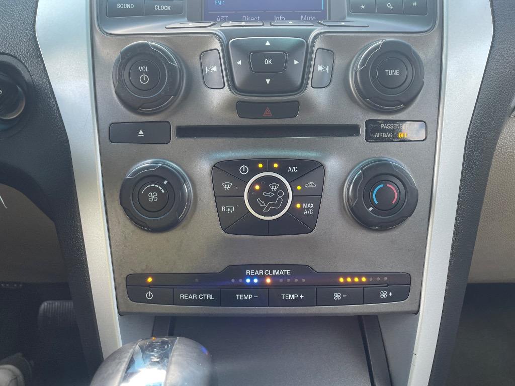 2014 Ford Explorer - $10,999