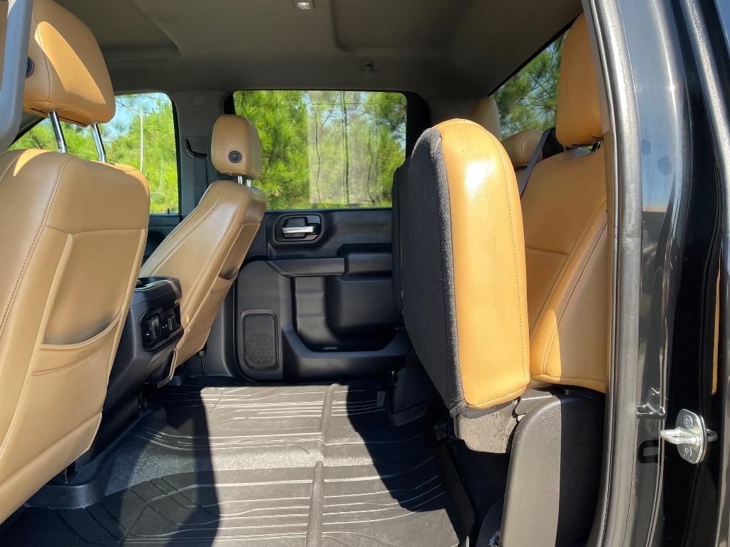 2022 Chevrolet Silverado Hd - $24,999