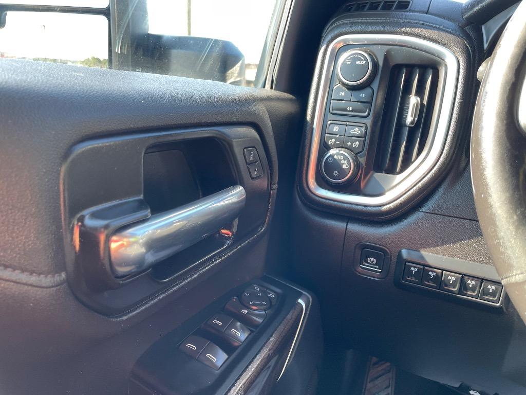 2022 Chevrolet Silverado Hd - $24,999