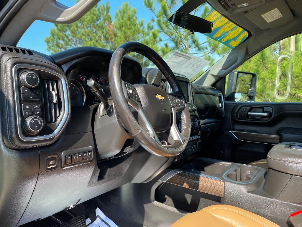 2022 Chevrolet Silverado Hd - $24,999