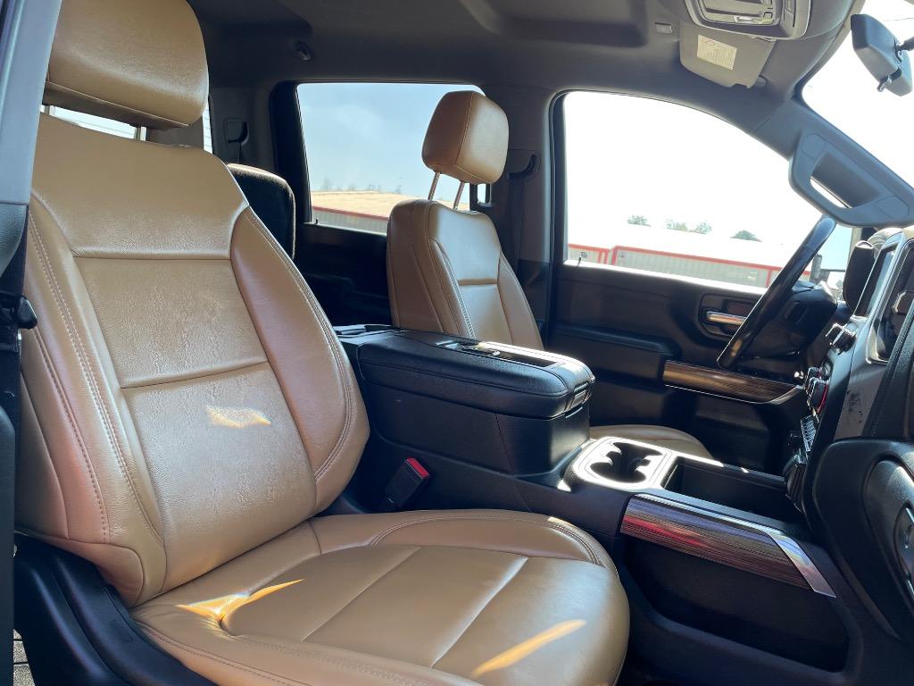 2022 Chevrolet Silverado Hd - $24,999