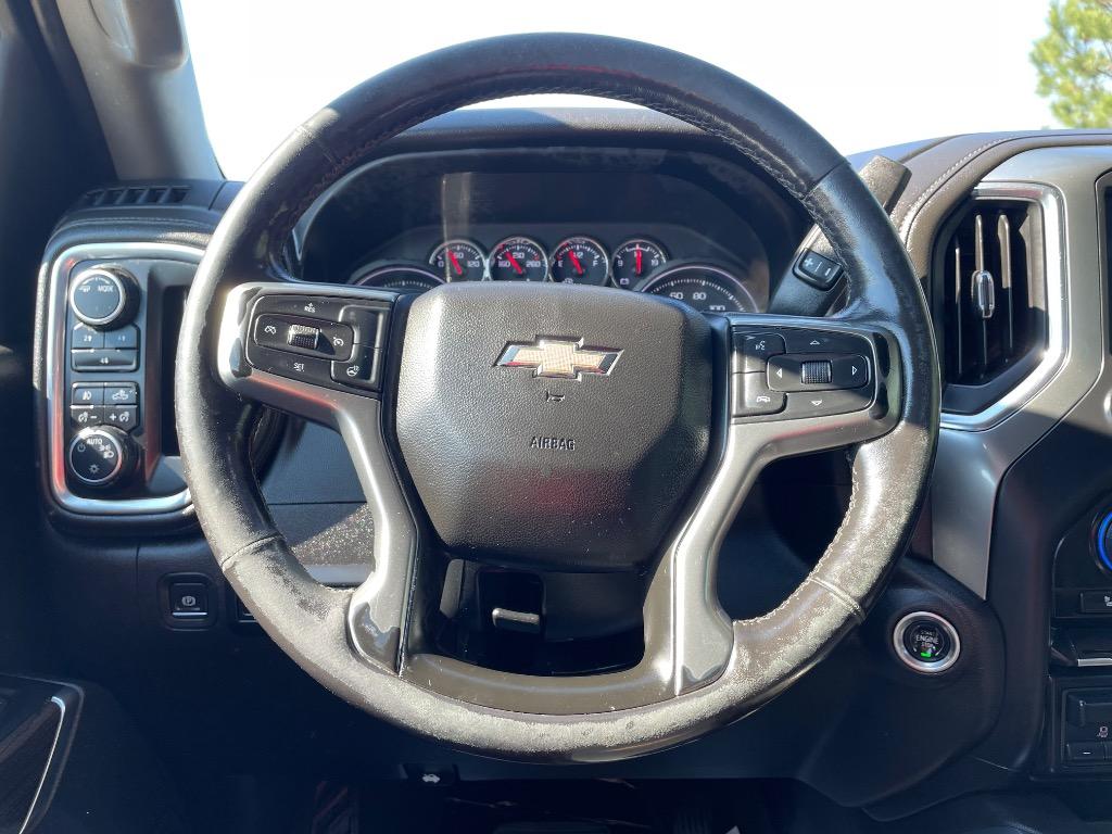 2022 Chevrolet Silverado Hd - $24,999