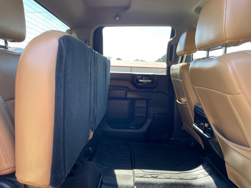 2022 Chevrolet Silverado Hd - $24,999