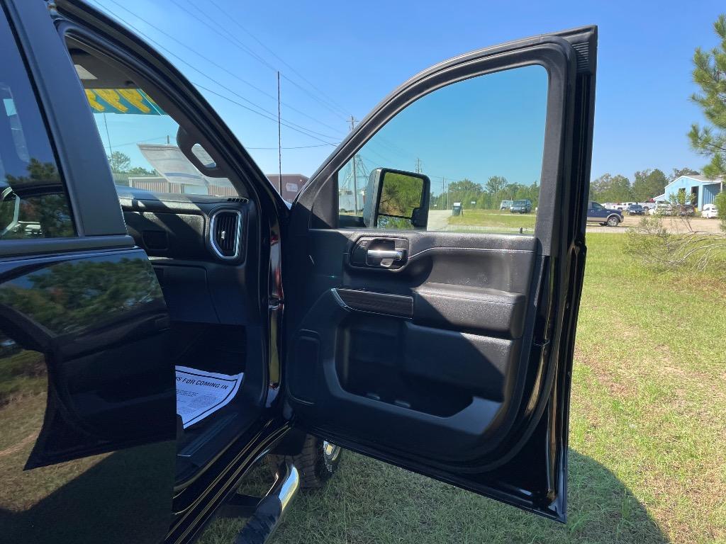 2022 Chevrolet Silverado Hd - $24,999