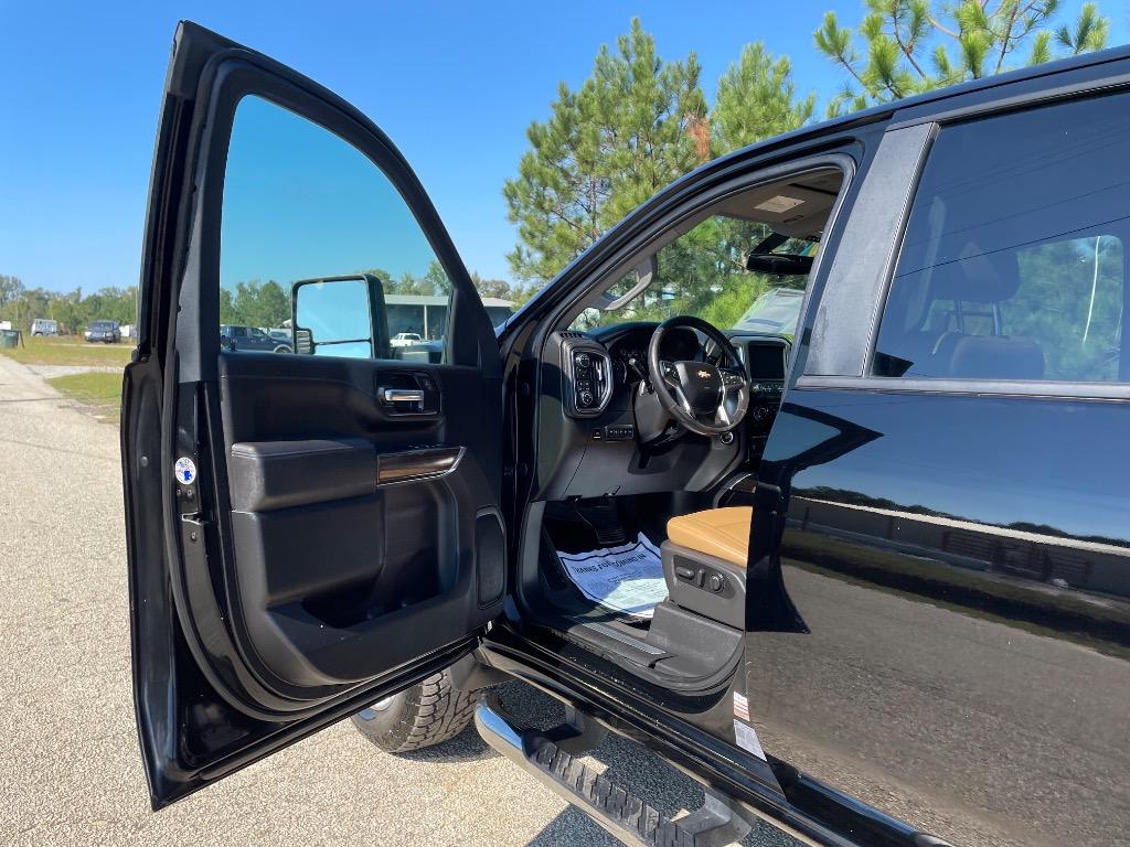 2022 Chevrolet Silverado Hd - $24,999