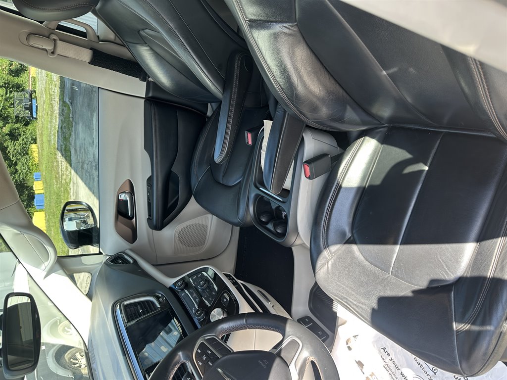 2017 Chrysler Pacifica - $12,995