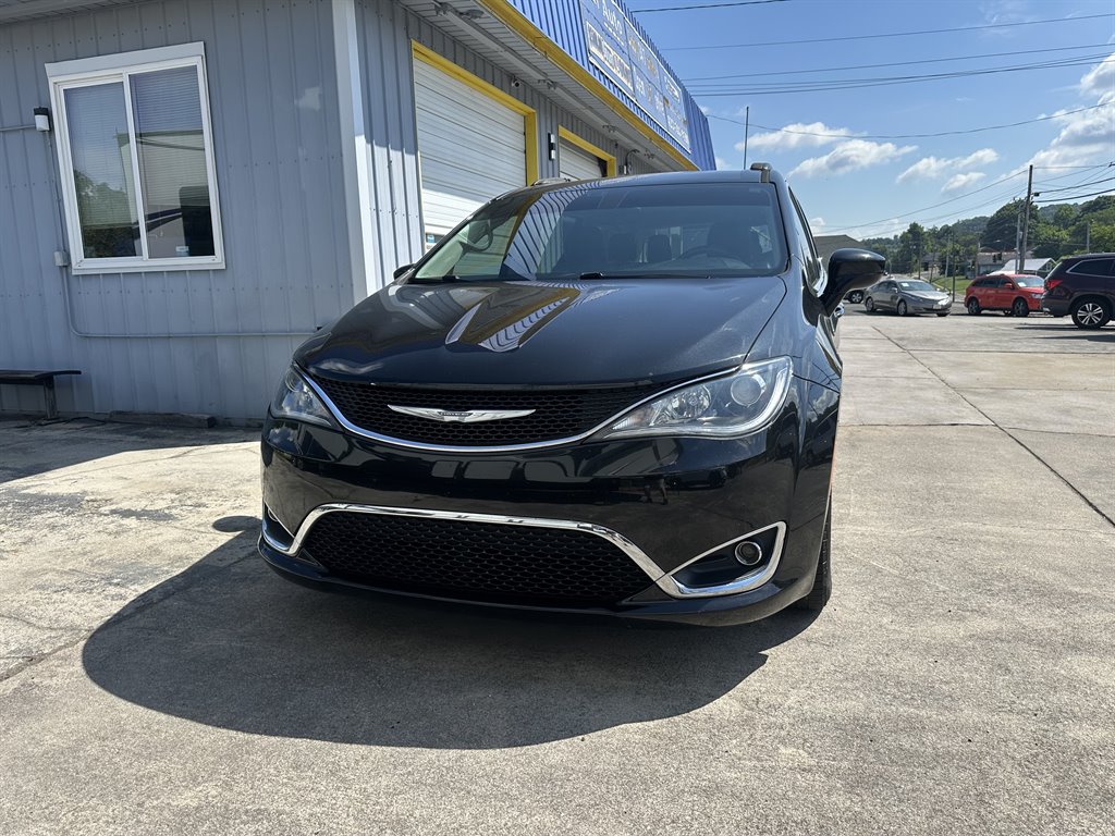2017 Chrysler Pacifica - $12,995