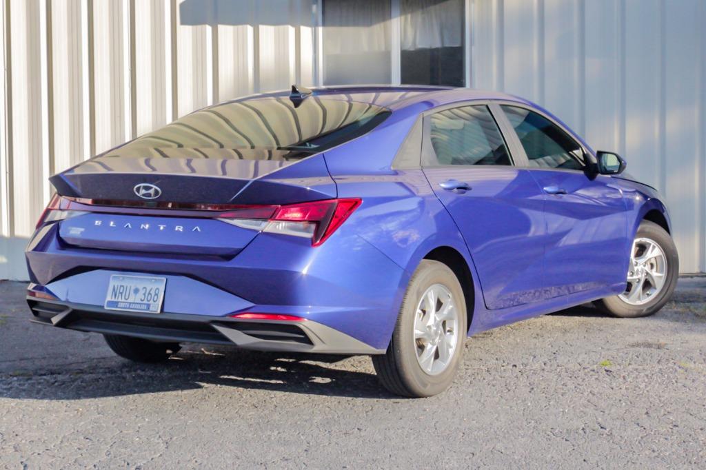 2021 Hyundai Elantra SE photo