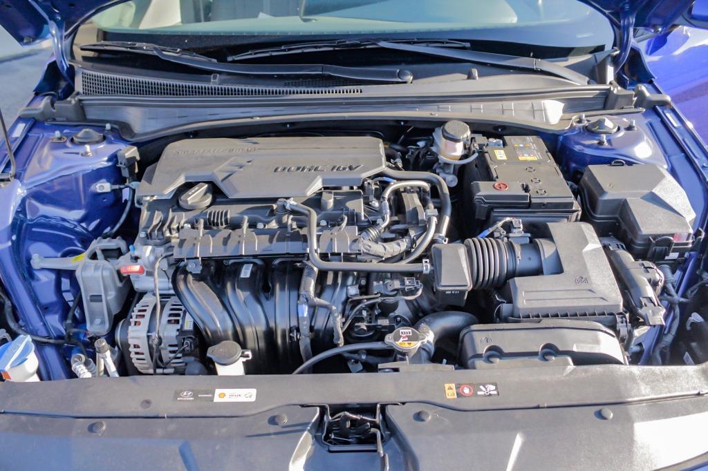 2021 Hyundai Elantra SE photo