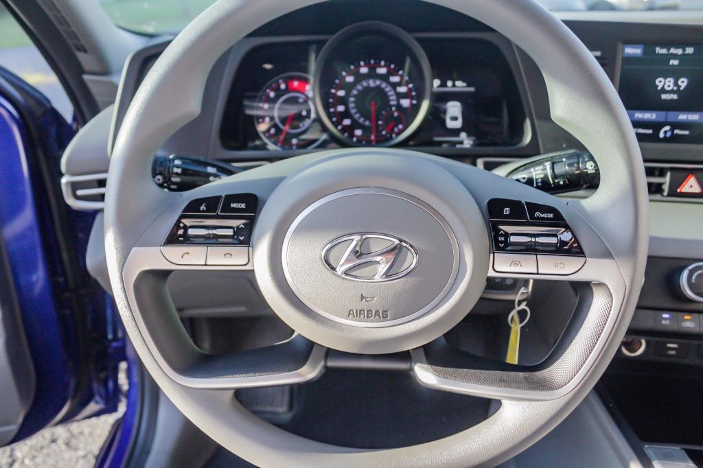 2021 Hyundai Elantra SE photo