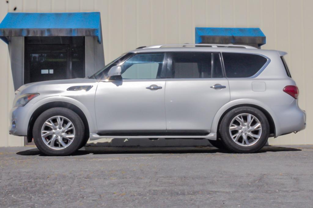 2011 Infiniti QX56 photo