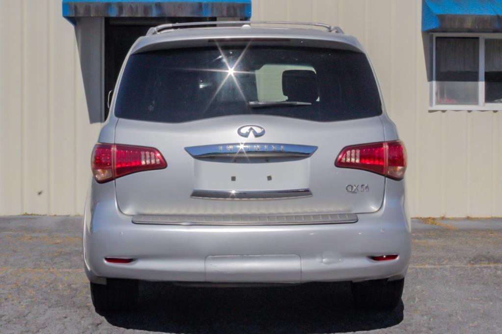 2011 Infiniti QX56 photo
