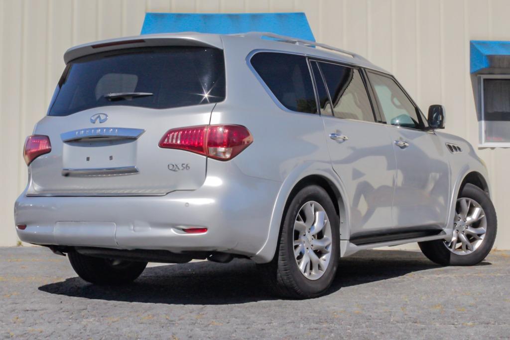 2011 Infiniti QX56 photo