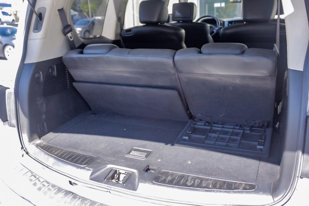 2011 Infiniti QX56 photo