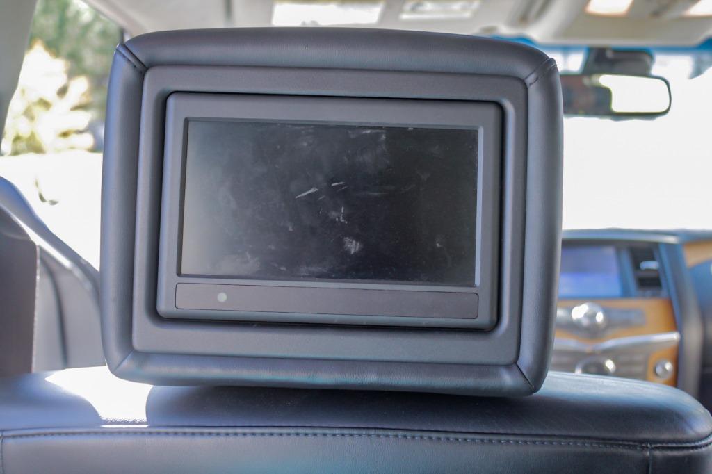 2011 Infiniti QX56 photo