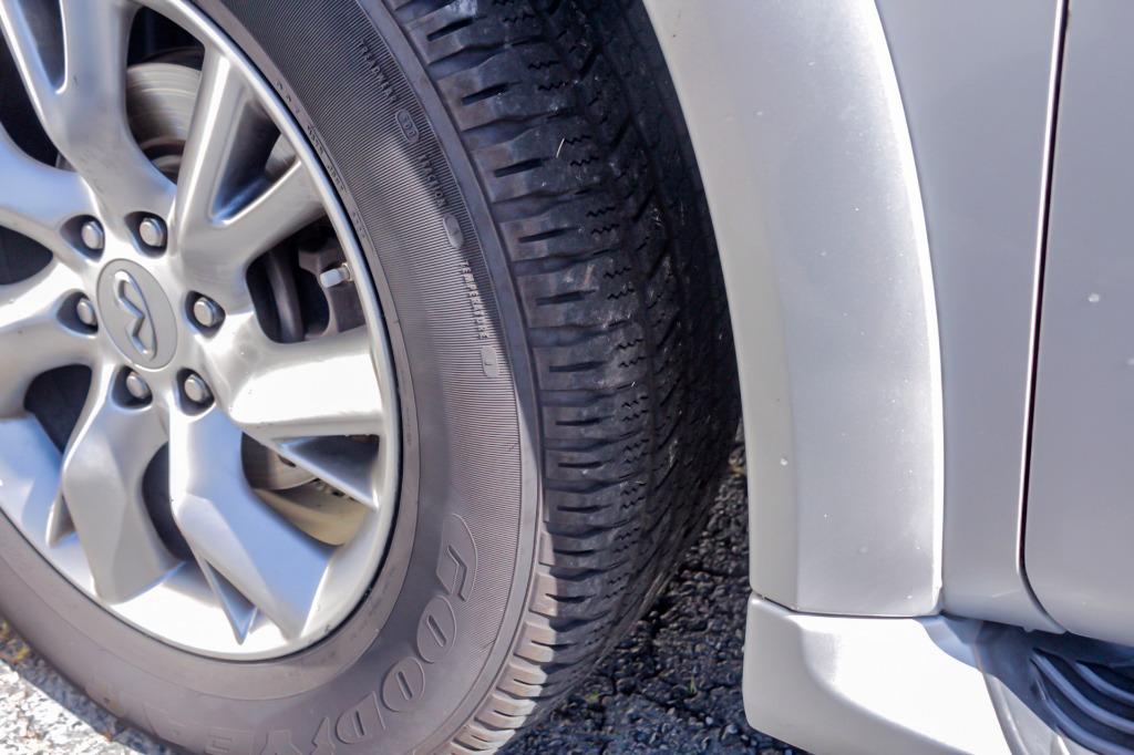 2011 Infiniti QX56 photo