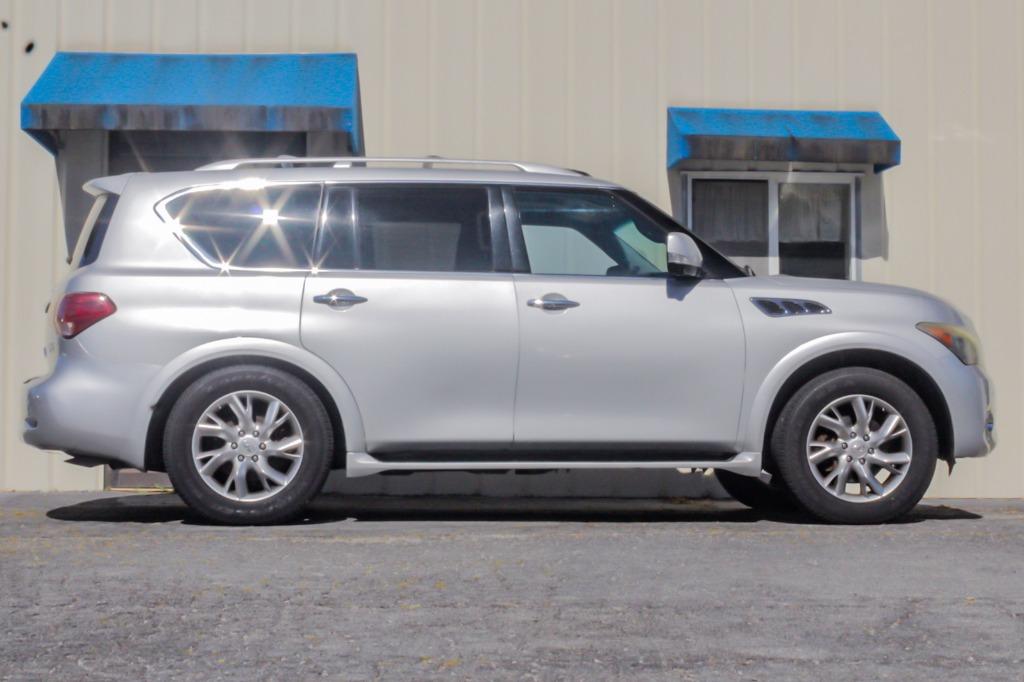 2011 Infiniti QX56 photo