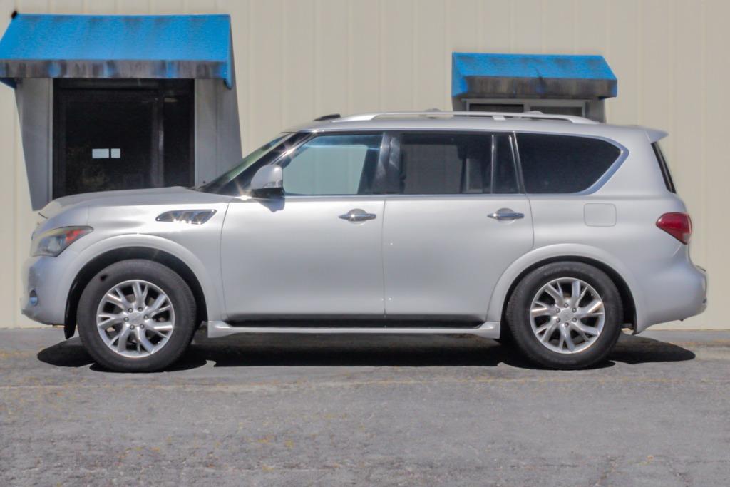 2011 Infiniti QX56 photo