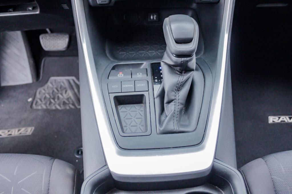 2019 Toyota RAV4 XLE photo