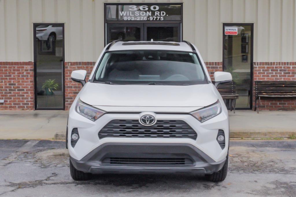 2019 Toyota RAV4 XLE photo
