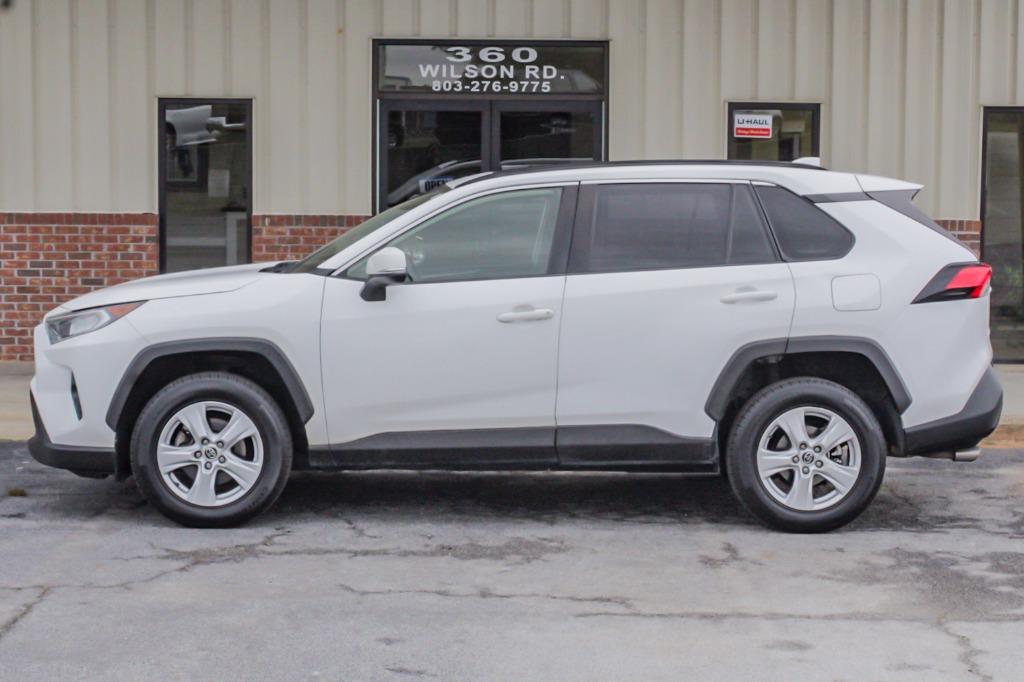 2019 Toyota RAV4 XLE photo