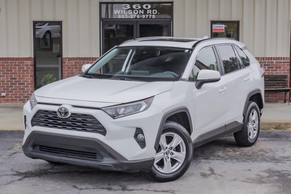 2019 Toyota RAV4 XLE photo