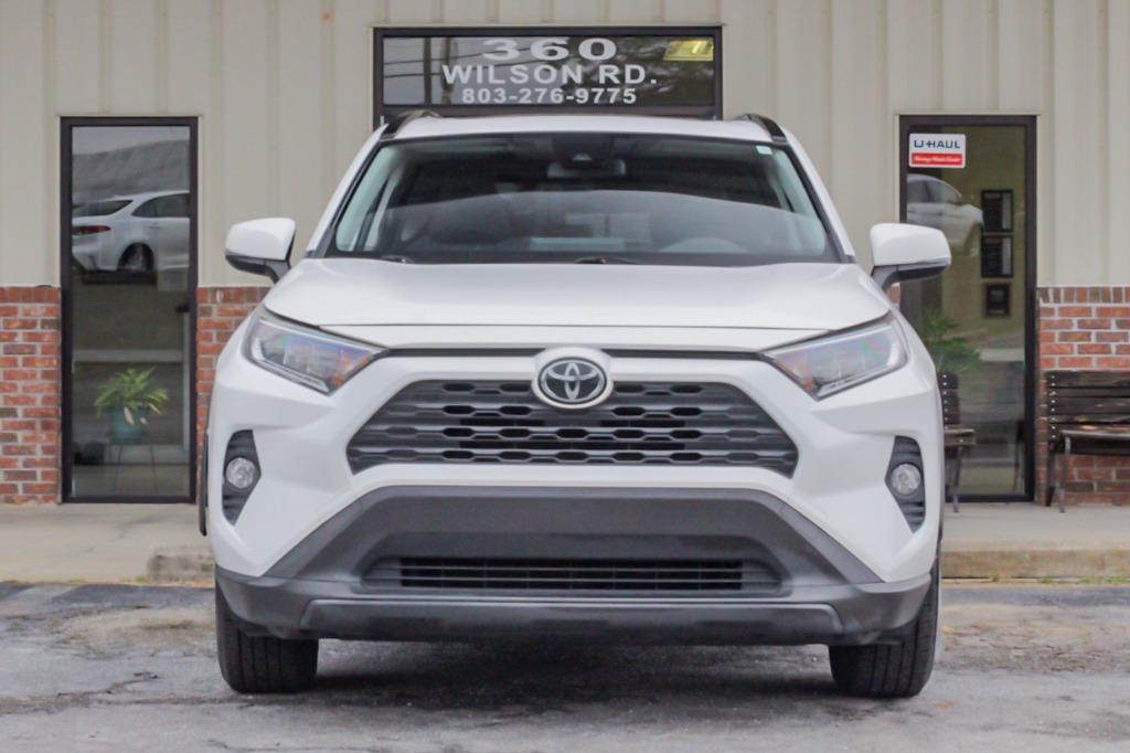 2019 Toyota RAV4 XLE photo