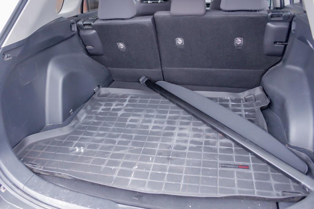 2019 Toyota RAV4 XLE photo