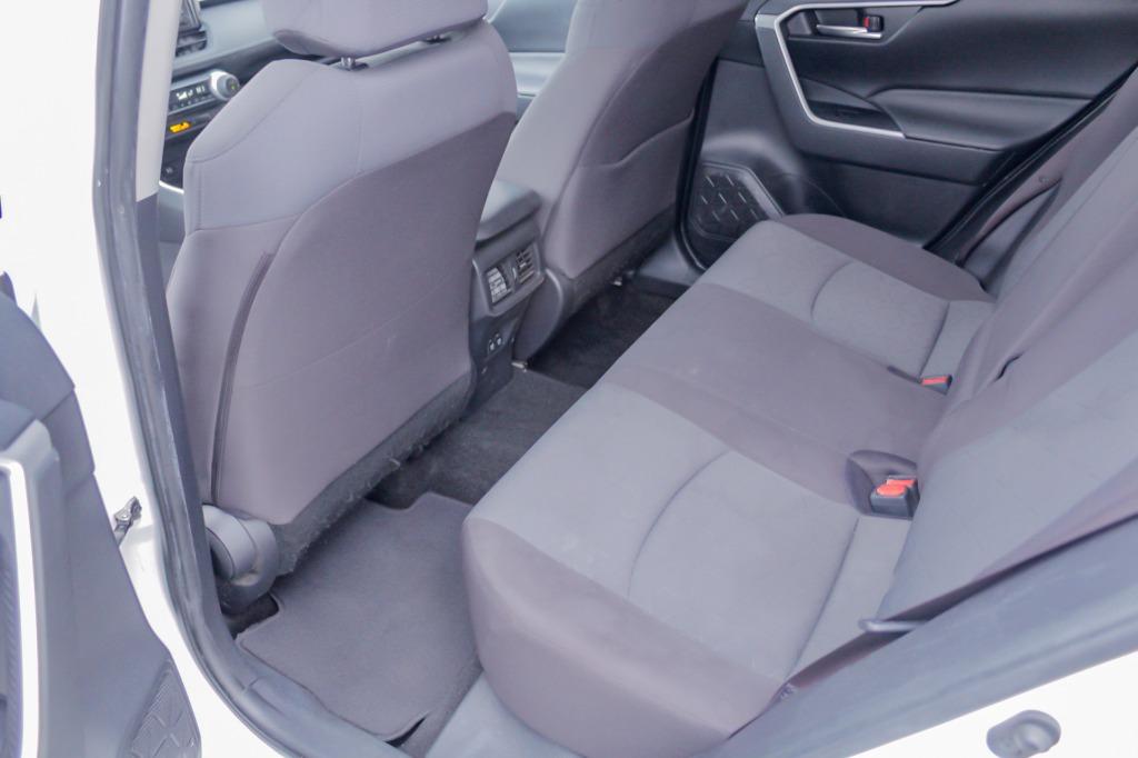 2019 Toyota RAV4 XLE photo