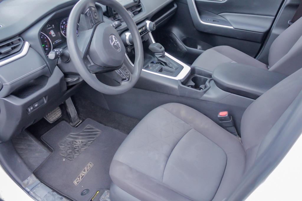 2019 Toyota RAV4 XLE photo