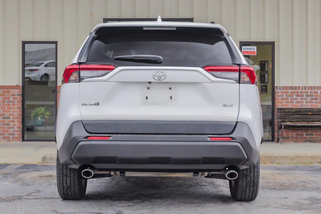 2019 Toyota RAV4 XLE photo