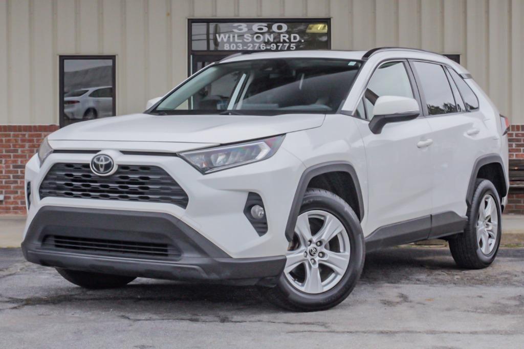 2019 Toyota RAV4 XLE photo