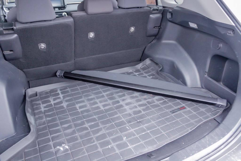 2019 Toyota RAV4 XLE photo