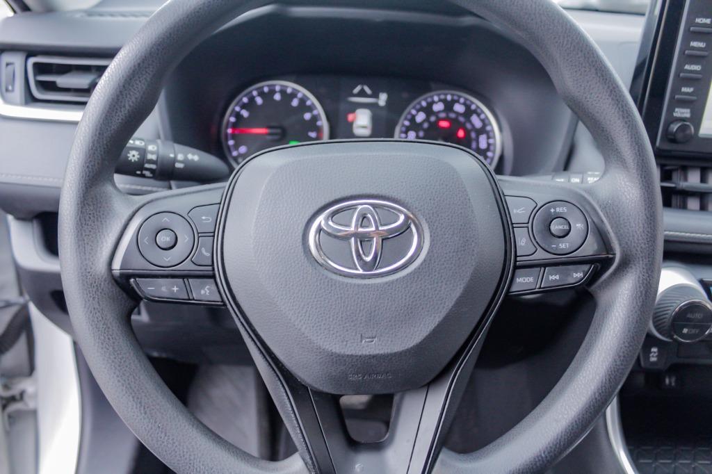2019 Toyota RAV4 XLE photo