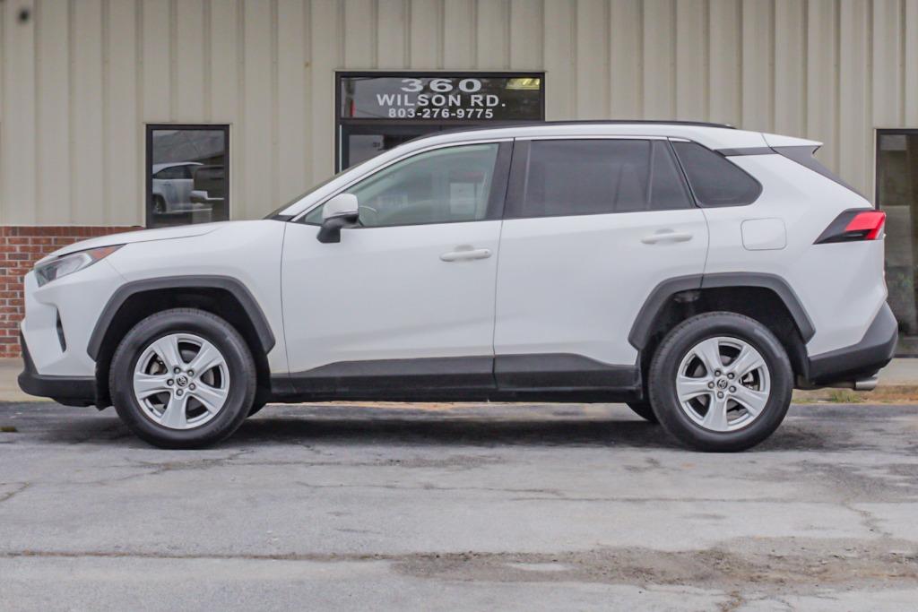 2019 Toyota RAV4 XLE photo