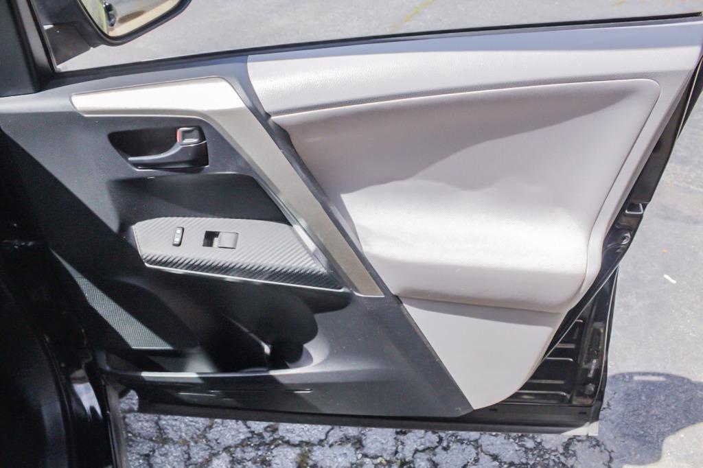 2013 Toyota RAV4 XLE photo