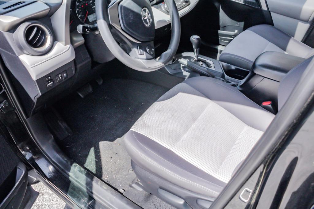 2013 Toyota RAV4 XLE photo