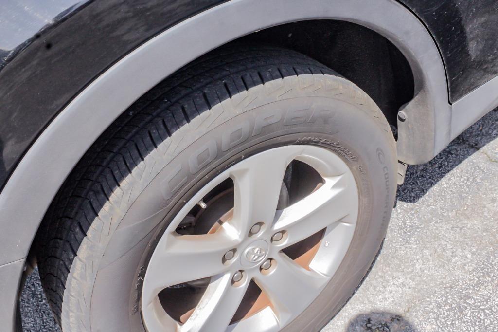 2013 Toyota RAV4 XLE photo