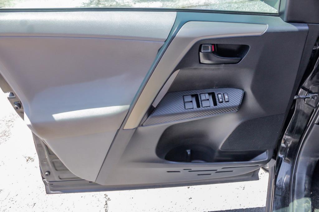 2013 Toyota RAV4 XLE photo