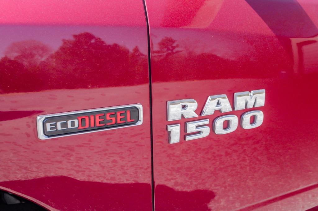 2015 RAM 1500 SLT photo