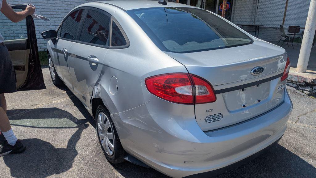 2012 Ford Fiesta SE photo