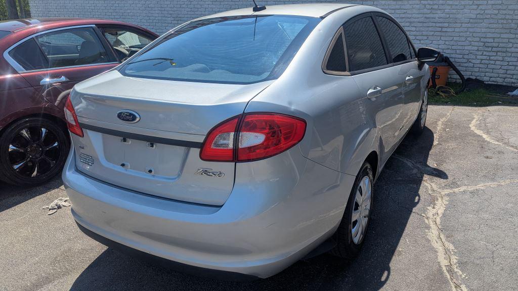 2012 Ford Fiesta SE photo
