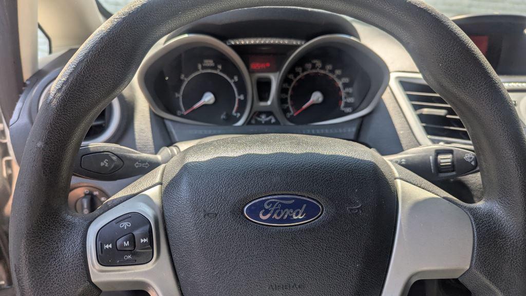 2012 Ford Fiesta SE photo