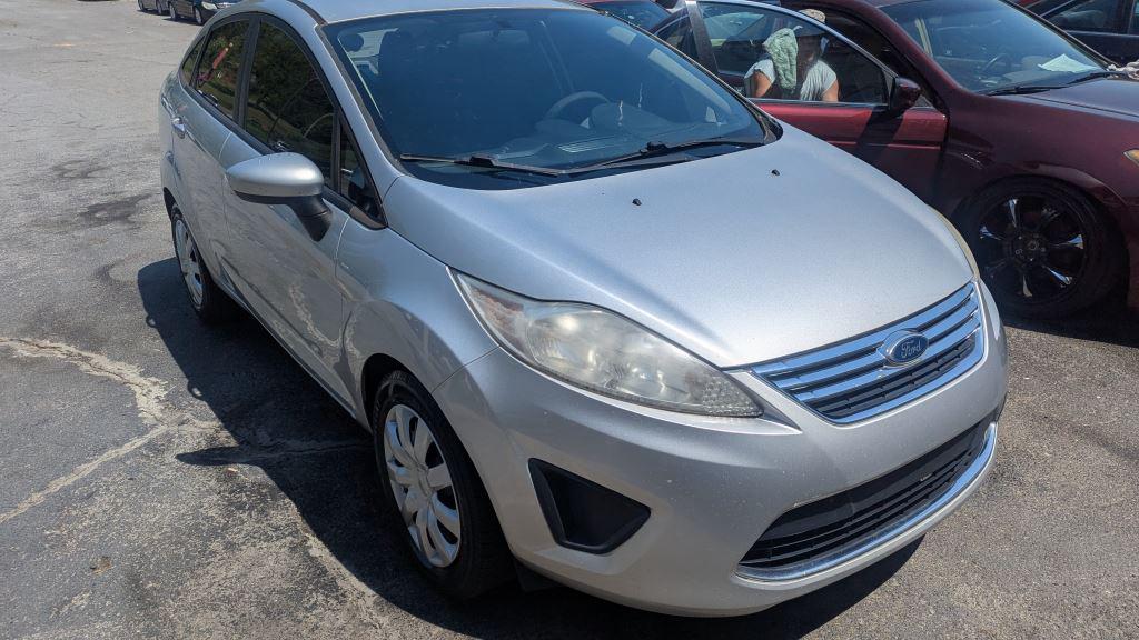 2012 Ford Fiesta SE photo