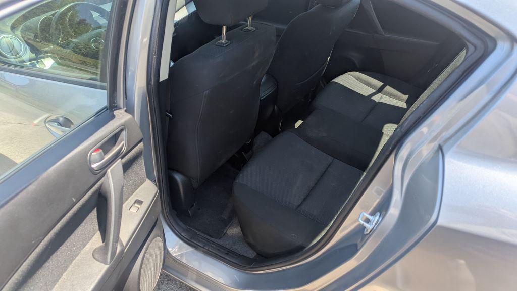 2011 Mazda Mazda3 i Touring photo