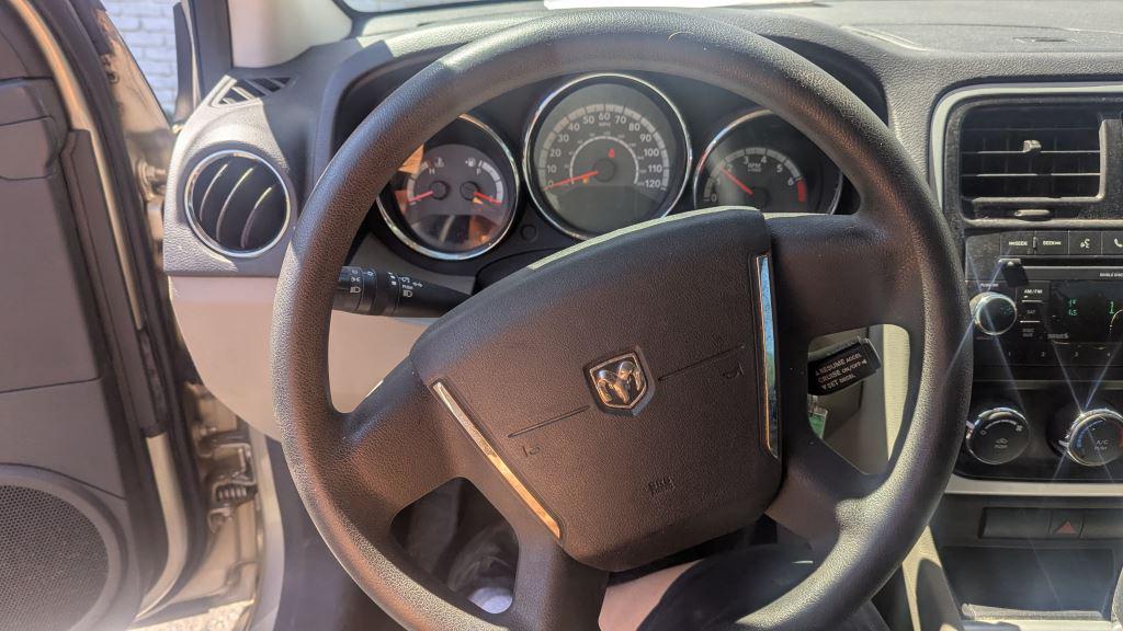 2010 Dodge Caliber SXT photo